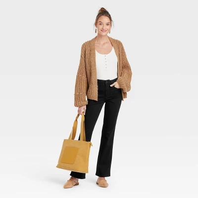 Women's High-Rise Bootcut Jeans - Universal Thread™ Black 4 Women's High-Rise Bootcut Jeans - Universal Thread™ Black - Image 2