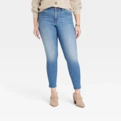 Women's High-Rise Skinny Jeans - Universal Thread™ Medium Wash -Universal Thread GUEST 115144f2 fdf3 4225 b391 bcbdc33f1bc0