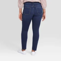 Women's Mid-Rise Skinny Jeans - Universal Thread™ Blue -Universal Thread GUEST 29f19ea2 1cd9 4506 b50d 01a19761062e