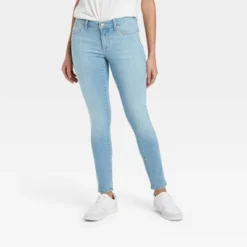 Women's Mid-Rise Curvy Fit Skinny Jeans - Universal Thread™ 15 Women's Mid-Rise Curvy Fit Skinny Jeans - Universal Thread™ -Universal Thread GUEST 3c0735ba a237 4500 9287 a7b578f5308b