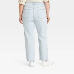 Women's High-Rise 90's Distressed Straight Jeans - Universal Thread™