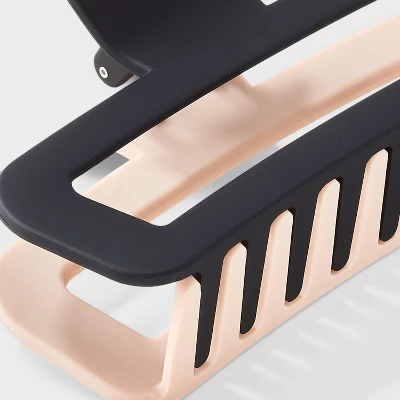 Two-Toned Claw Hair Clip - Universal Thread™ Black/White 4 Two-Toned Claw Hair Clip - Universal Thread™ Black/White - Image 2