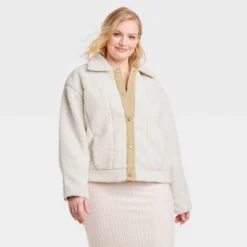 Women's Utility Faux Fur Jacket - Universal Thread™ White -Universal Thread GUEST 8fb26fed 1fff 4bd1 928a 8228a148290f