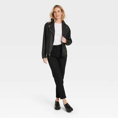 Women's High-Rise 90's Slim Straight Jeans - Universal Thread™ Black 4 Women's High-Rise 90's Slim Straight Jeans - Universal Thread™ Black - Image 2