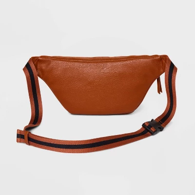 Casual Fanny Pack - Universal Thread™ 4 Casual Fanny Pack - Universal Thread™ - Image 2