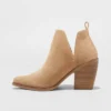 Women's Debbie Boots - Universal Thread™ Taupe -Universal Thread GUEST c2155917 1221 4c26 8f39 ce462156a1db