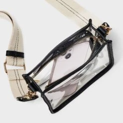 Everyday Crossbody Bag - Universal Thread™ 11 Everyday Crossbody Bag - Universal Thread™ -Universal Thread GUEST d359c35c 4bca 496b 9ceb 3d5f97344a3b